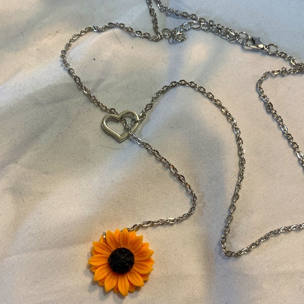 Sunflower and heart necklace